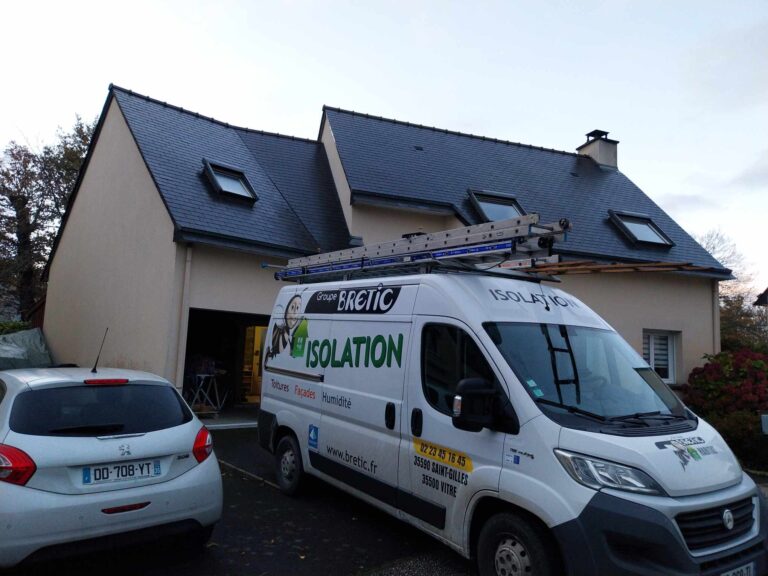 Isolation des combles perdus à Chavagne près de Rennes.